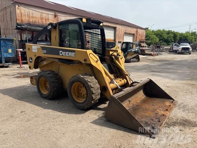 John Deere 325 Minicargadoras