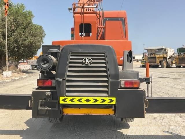 Kato KR10H Grúas autopropulsadas