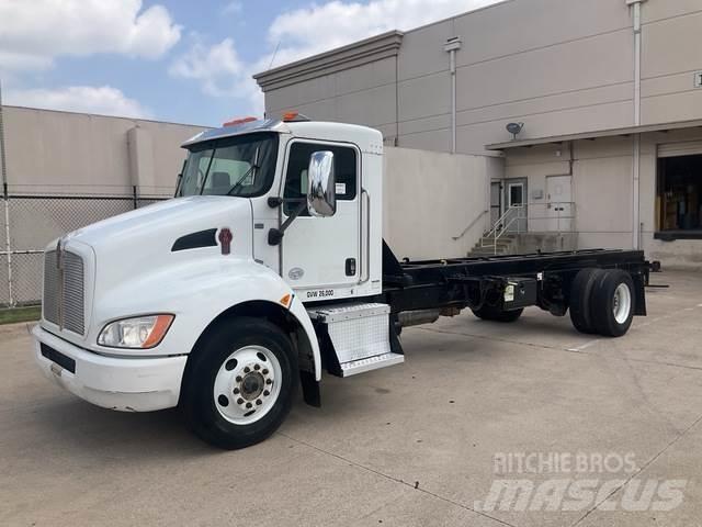 Kenworth T270 Camiones caja cerrada