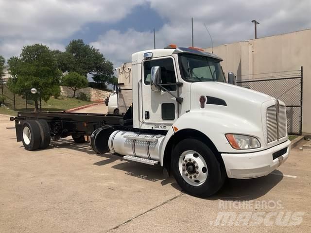 Kenworth T270 Camiones caja cerrada
