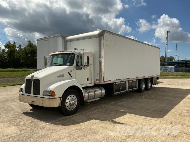 Kenworth T300 Camiones caja cerrada
