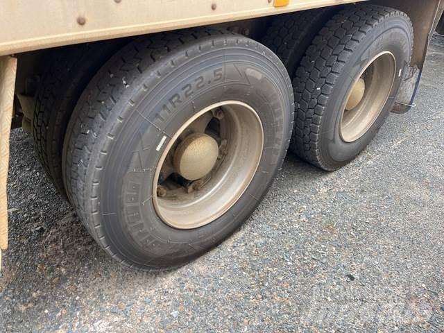 Kenworth T450 Camiones caja cerrada