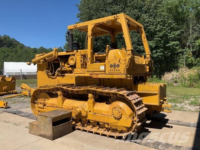 Komatsu D155-A Buldozer sobre oruga
