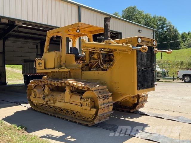 Komatsu D155-A Buldozer sobre oruga