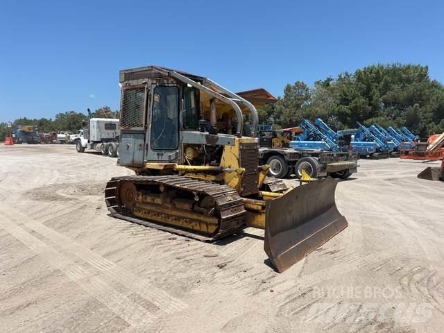 Komatsu D39P-1 Buldozer sobre oruga