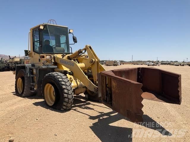 Komatsu WA120 Cargadoras sobre ruedas