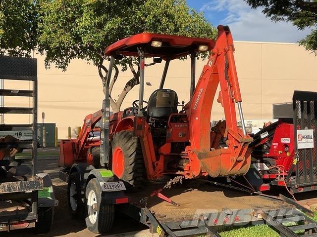 Kubota B26TLB Retrocargadoras
