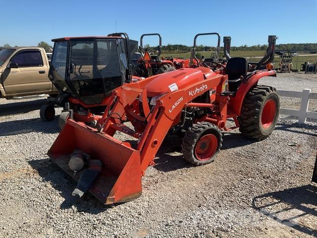 Kubota L3301DT Tractores compactos