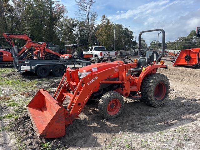 Kubota L3301DT Tractores compactos