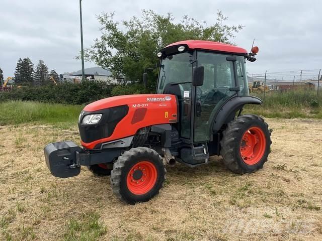Kubota M4-071N Tractores compactos