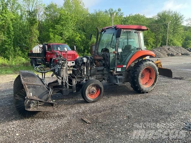 Kubota M5040 Barredora de interior