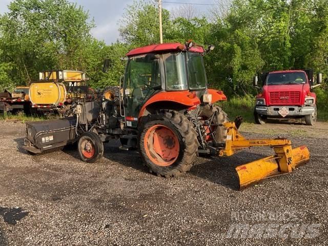 Kubota M5040 Barredora de interior