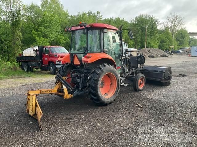 Kubota M5040 Barredora de interior