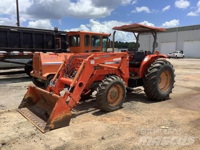 Kubota M8200 Tractores
