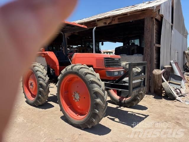 Kubota M9000 Tractores