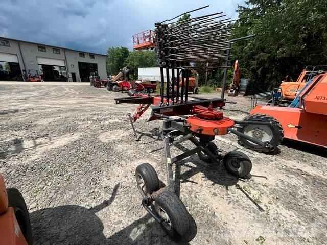 Kubota RA1042T Rastrillos y henificadores