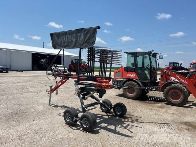 Kubota RA1042T Rastrillos y henificadores