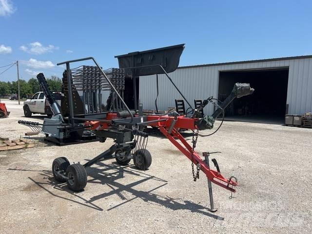 Kubota RA1042T Rastrillos y henificadores