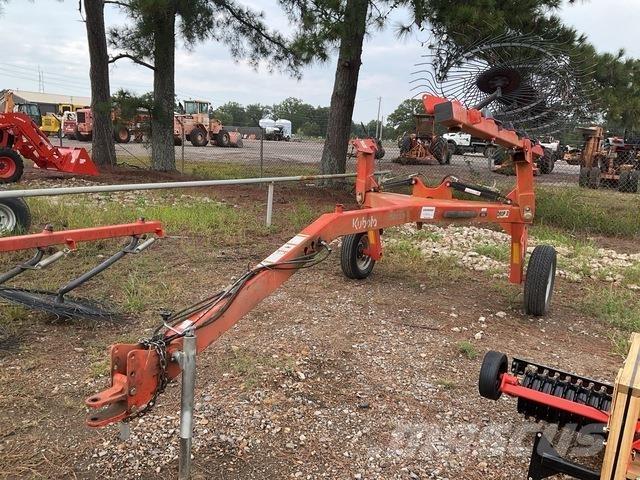 Kubota RA110CR Rastrillos y henificadores