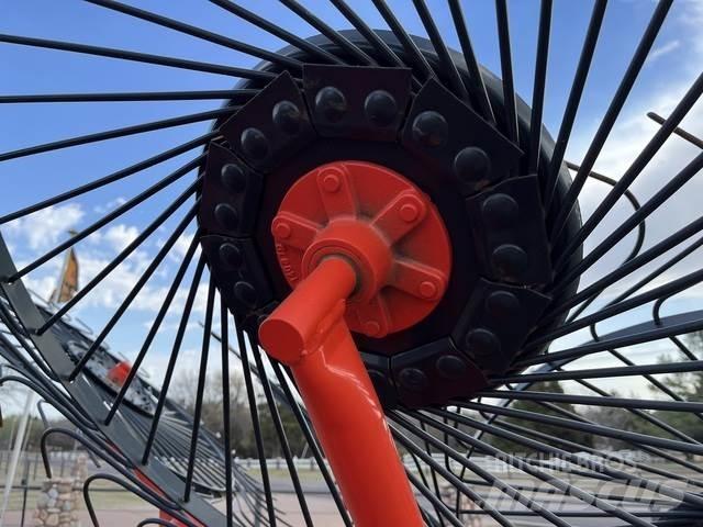 Kuhn SR110 GII Rastrillos y henificadores