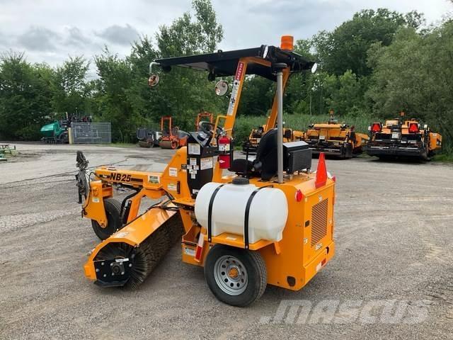 LeeBoy NB25 Barredora de interior