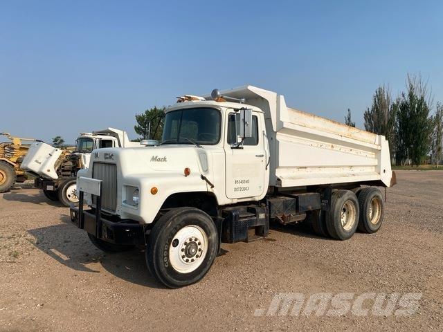 Mack  Camiones bañeras basculantes o volquetes