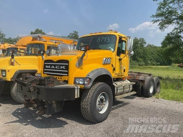 Mack 700 Láminas y cuñas quitanieves