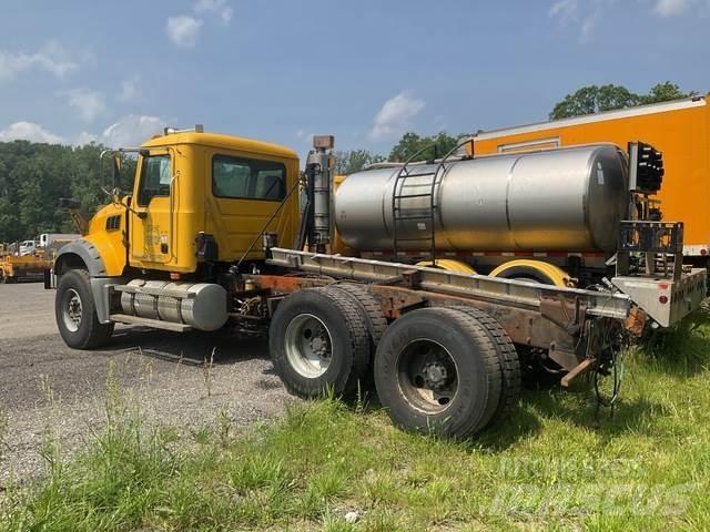 Mack 700 Láminas y cuñas quitanieves