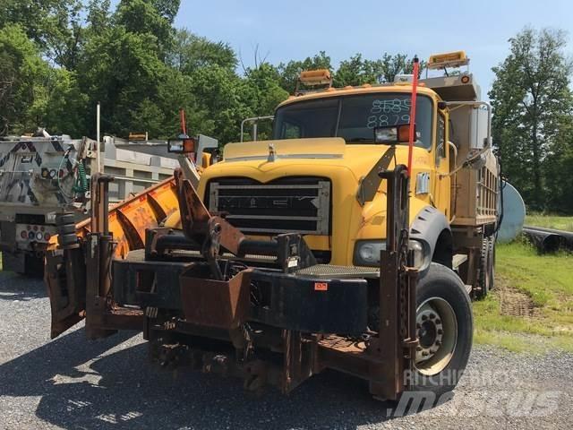Mack 700 Láminas y cuñas quitanieves