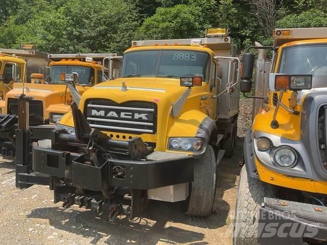 Mack 700 Láminas y cuñas quitanieves
