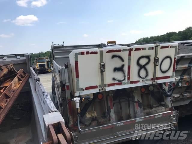 Mack 700 Láminas y cuñas quitanieves