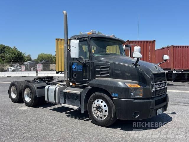 Mack AN64T Cabezas tractoras