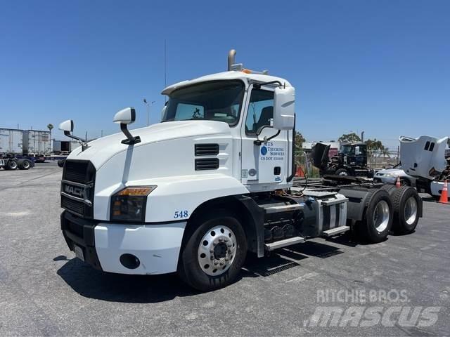 Mack AN64T Cabezas tractoras