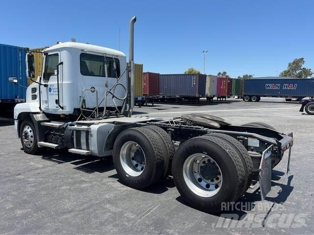 Mack AN64T Cabezas tractoras