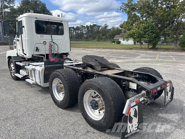 Mack AN64T Cabezas tractoras