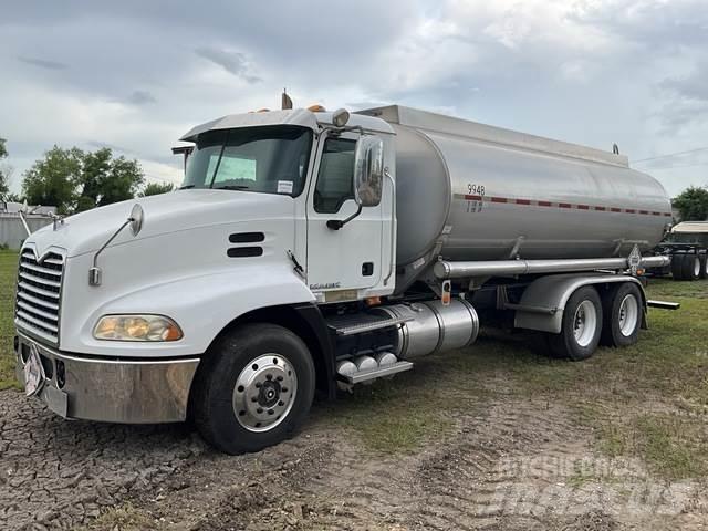 Mack CH613 Camiones cisterna