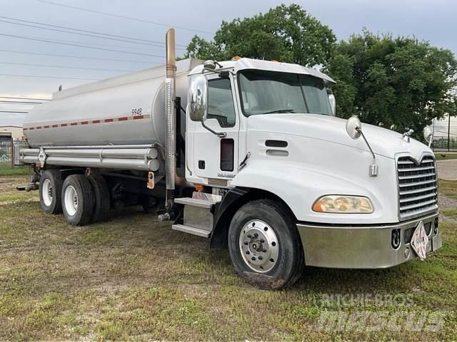 Mack CH613 Camiones cisterna