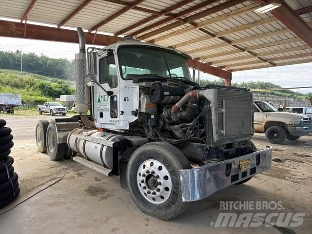 Mack CH613 Cabezas tractoras