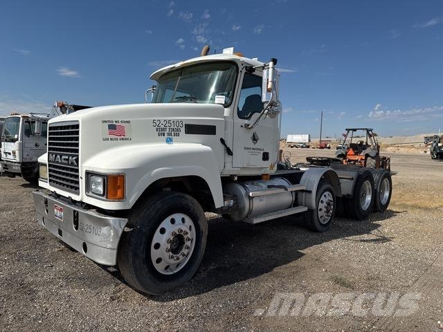 Mack CHN613 Cabezas tractoras