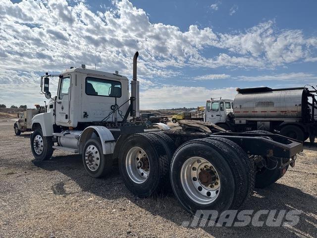 Mack CHN613 Cabezas tractoras