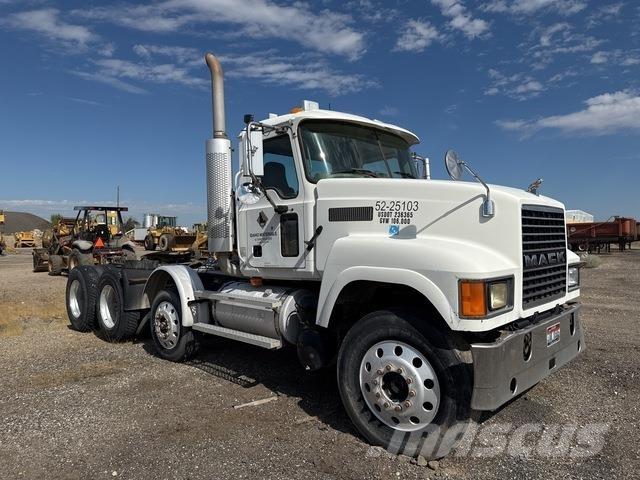 Mack CHN613 Cabezas tractoras
