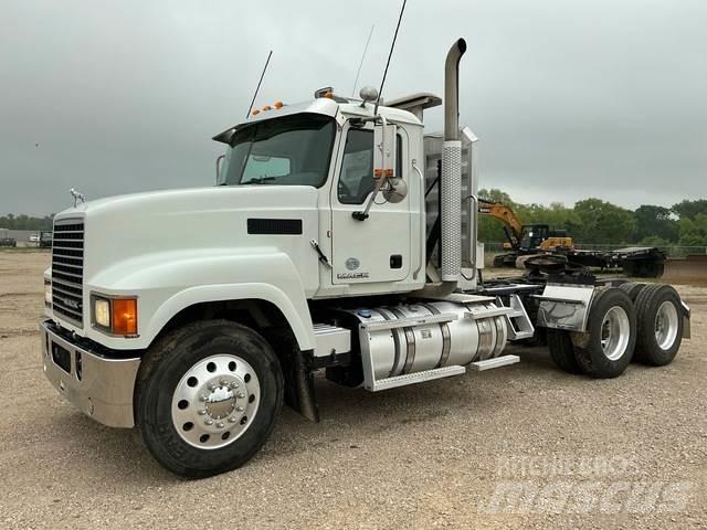 Mack CHU613 Cabezas tractoras