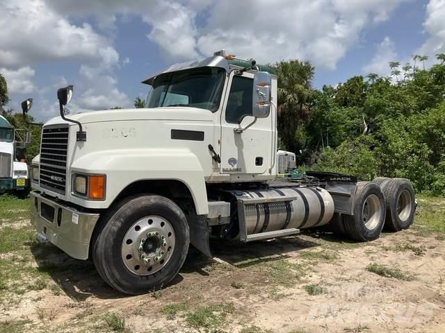 Mack CHU613 Cabezas tractoras