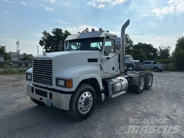 Mack CHU613 Cabezas tractoras