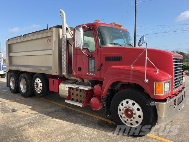 Mack CHU613 Camiones bañeras basculantes o volquetes