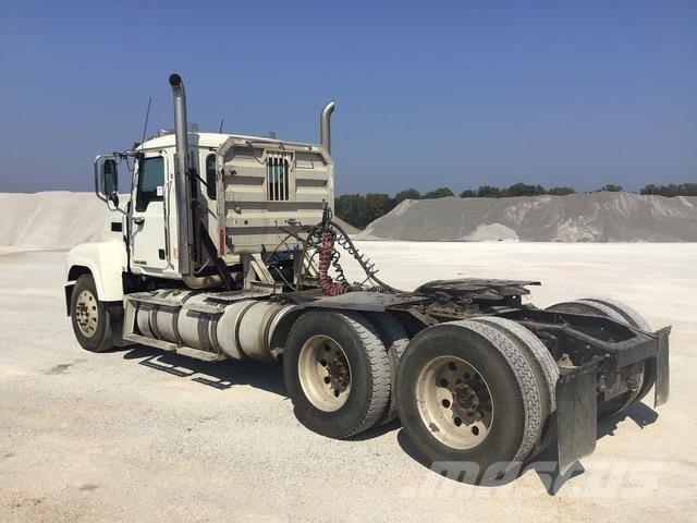 Mack CHU613 Cabezas tractoras