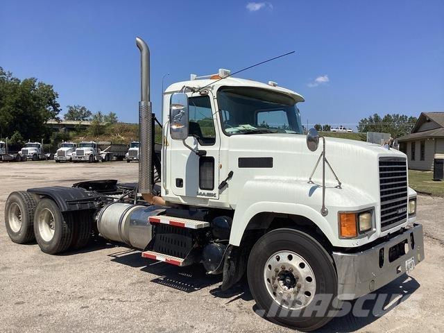 Mack CHU613 Cabezas tractoras