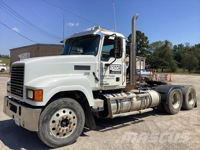 Mack CHU613 Cabezas tractoras