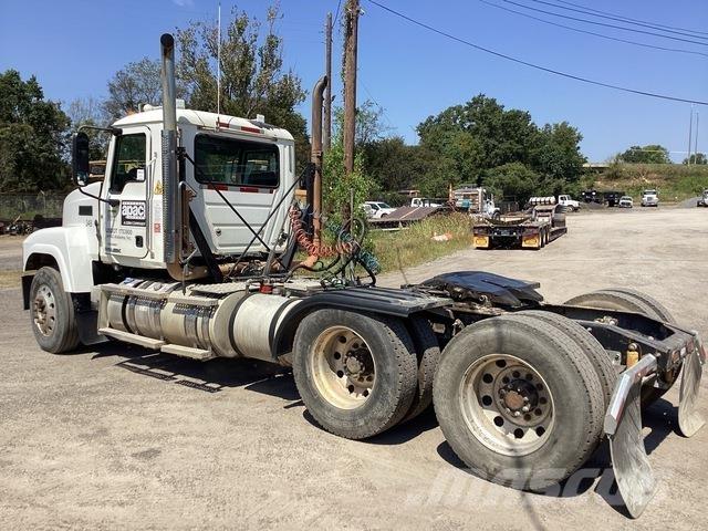 Mack CHU613 Cabezas tractoras