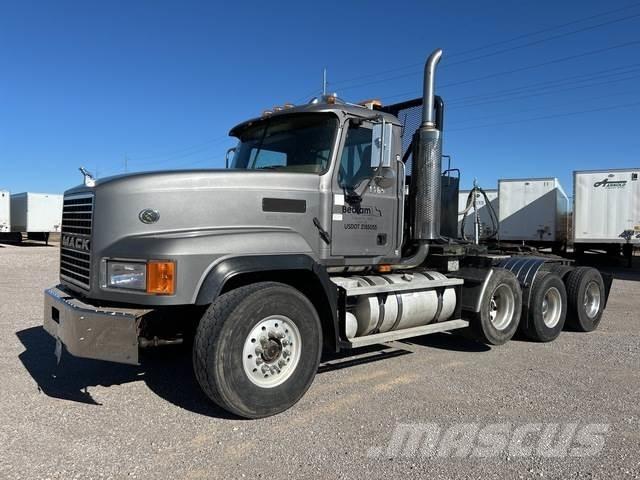 Mack CL713 Cabezas tractoras